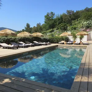 ***** Hotel Tricoli Avec Piscine Frankreich